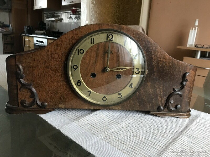Árt deco table clock