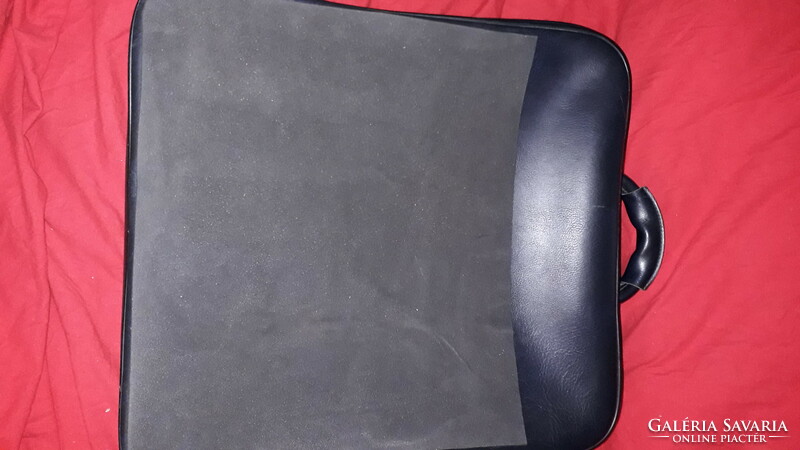 Régi MALÉV beszálló sötétkék bőrönd utazó táska egyterű Gyűjtőknek a képek szerint