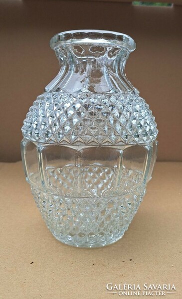 Bütykös vastag falú  üveg váza 18 cm.