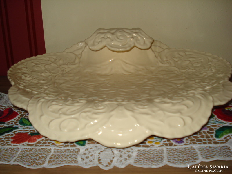 Zsolnay pyrogranite, butter-colored, Persian-patterned leaf holder bowl.