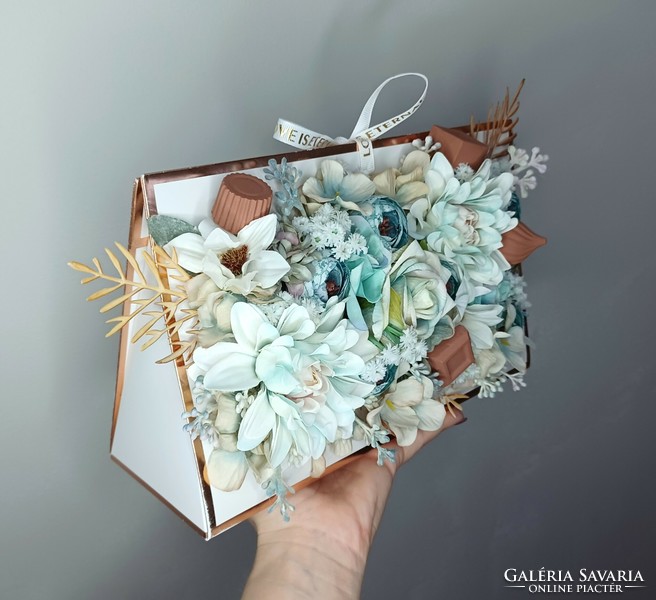 Silk flower gift bag with gypsum sweets