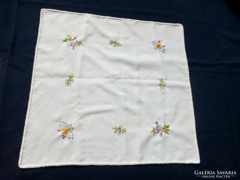 Embroidered tablecloth, Herend Victoria pattern, mint condition!