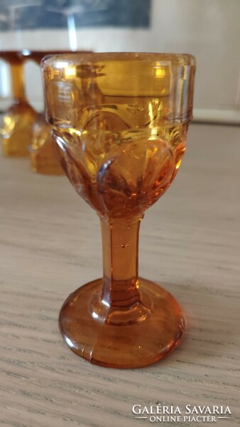 Amber glasses for short drinks