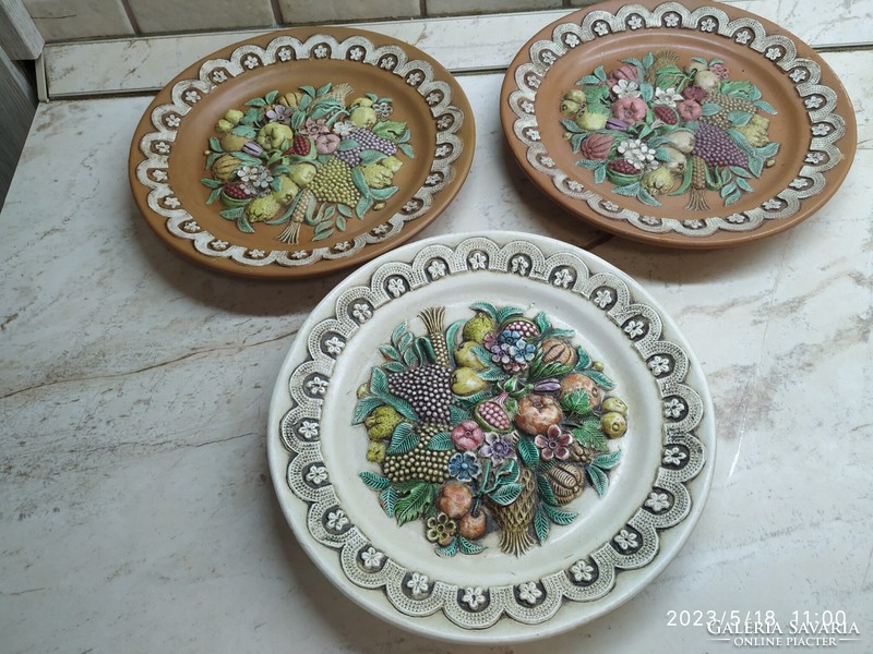 Beautiful ceramic plate, wall decoration 3 pieces for sale!
