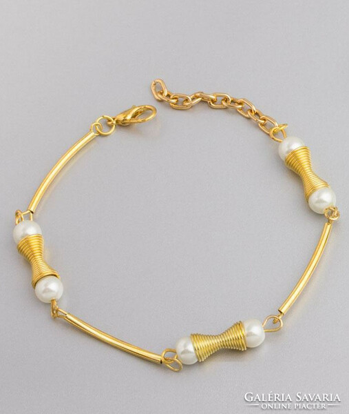 Jewelry set, necklace, bracelet, earrings, special design gold color, elegant.