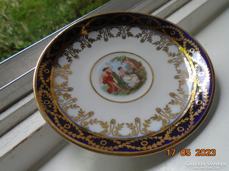 Alt Wien számozott, gazdagon aranyozott  tányér mitologikus jelenettel.