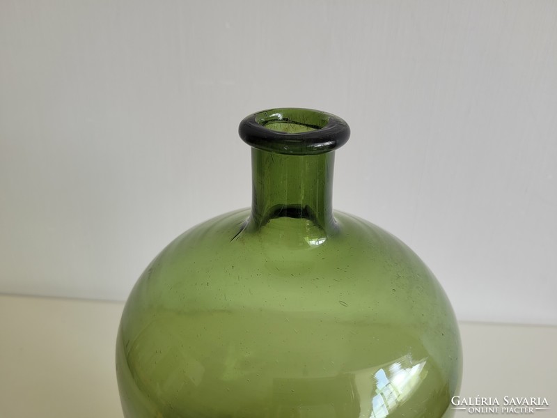 Régi nagy méretű 6 literes olajzöld zöld huta üveg üvegpalack kúpos aljú ballon palack