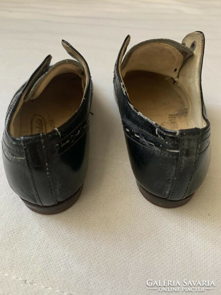 Antik lakk bőr baba cipő
