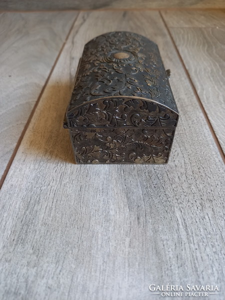 Pompás régi ezüstözött ékszertartó doboz II. (10,3x7,5x5,6 cm)