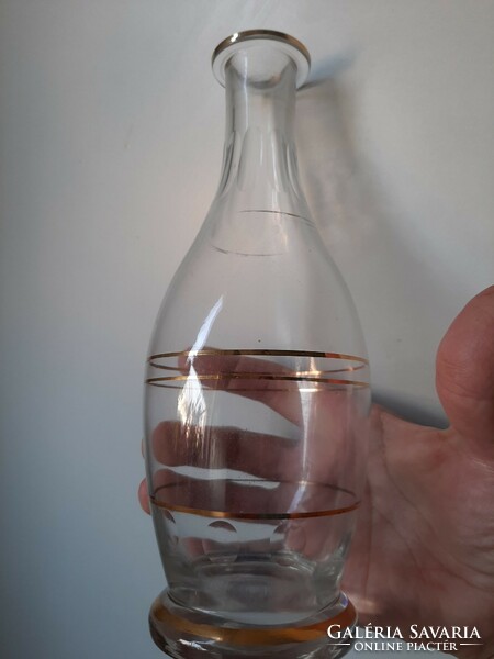 Arany mintás dísz italos (likőrös) üveg  kis kör mintával csiszolt üveg kupakkal