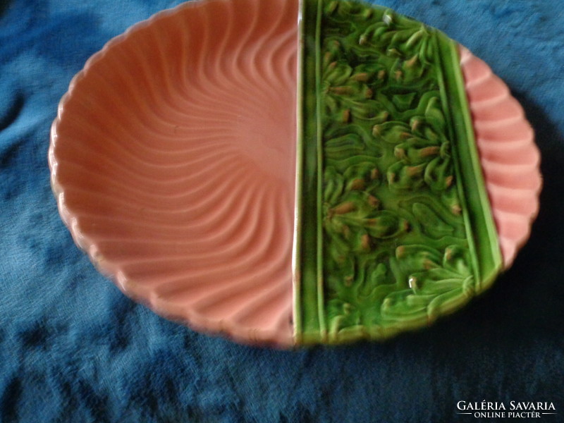 Körmöcbányai  fali tányér  28 cm  , egy kis szokásos mázkopással
