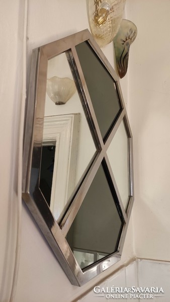 Octagon-shaped modern mirror