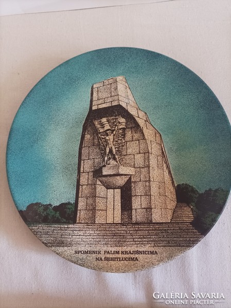 Szerbiai fém fali emléktányér