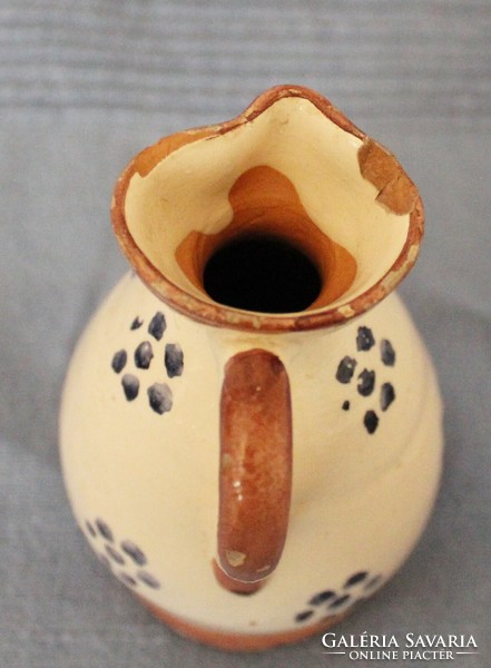 Tiny ceramic vinegar pourer