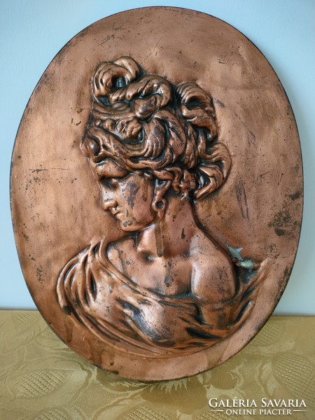 Convex wall picture, bronzed spiater, female portrait