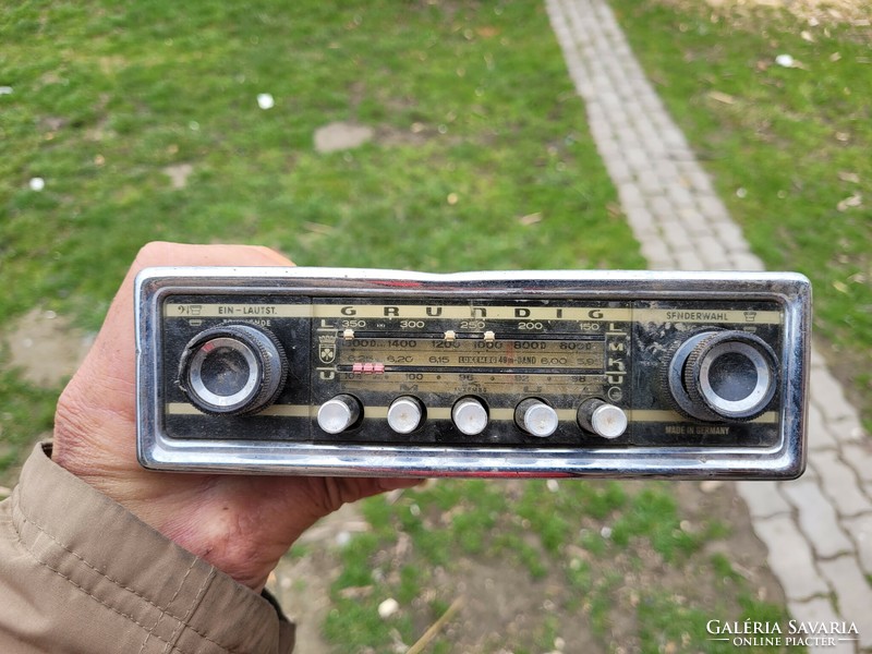 Old Grundig car radio