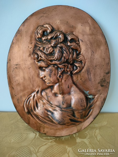 Domború falikép, bronzírozott spiáter, női portré