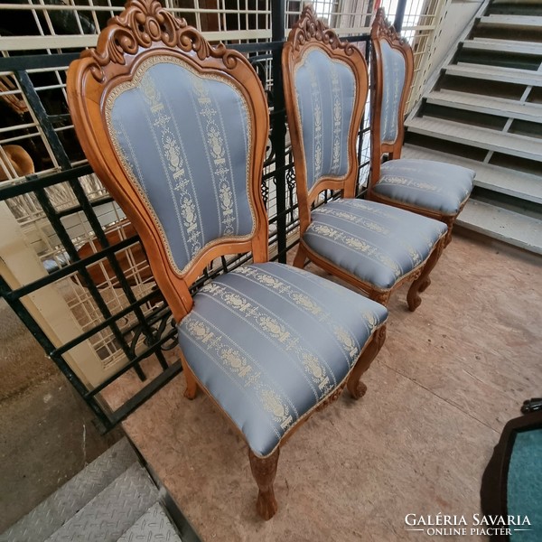 7 baroque chairs