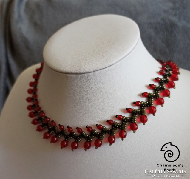 "Garnet Berry Beading Necklace" ribizli bogyós gyöngyfűzött nyakék