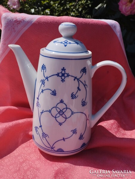 Jager, porcelain spout with immortelle pattern