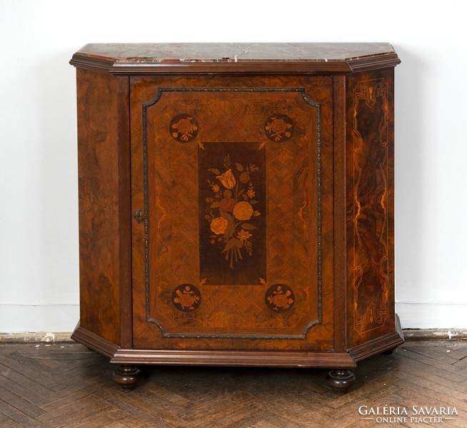 Living room cabinet with floral inlay decoration