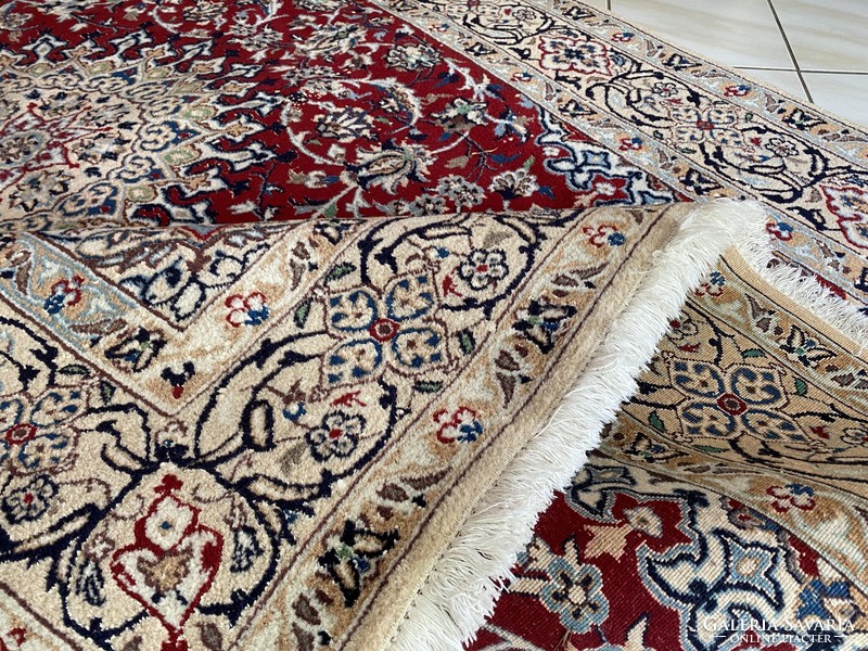 Hand-knotted nain Persian rug 200x310
