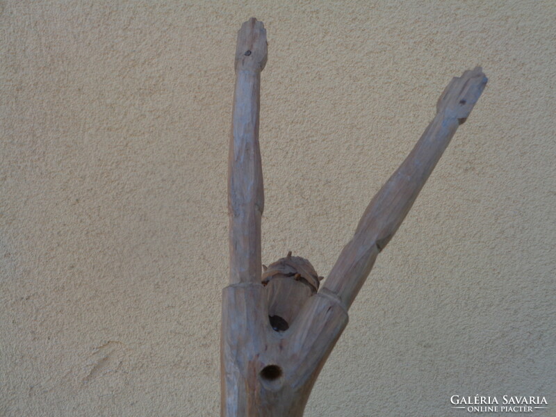 Faragott  korpusz , fából , egy ágasból  ,  65 cm , falra akasztható ,