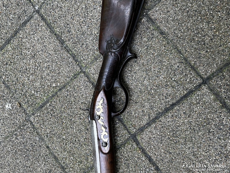 Baroque flintlock rifle