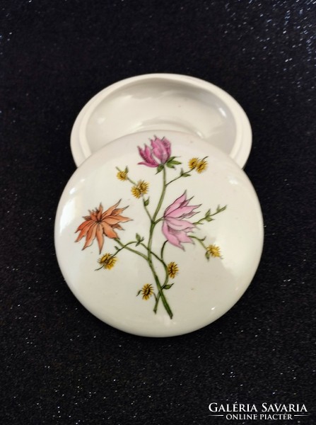Aquincum porcelain bonbonniere with flower pattern