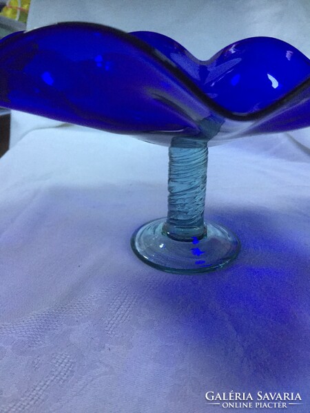 Gyönyörű kék, zöld talpas művészi üveg tál, kínáló, asztalközép (74)
