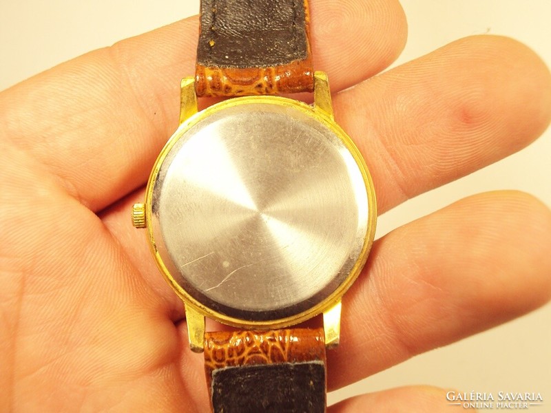 Retro old clock wristwatch exacta quartz