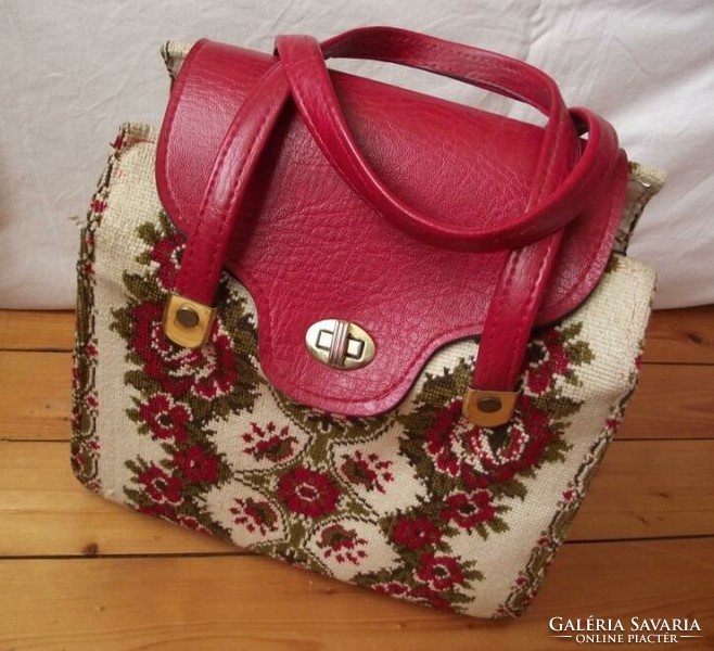 Gobelin,rózsa mintás,öblös,nagy méretű táska