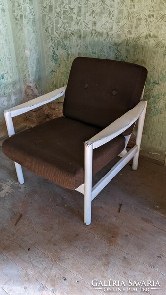 Fa karfás szék, fotel