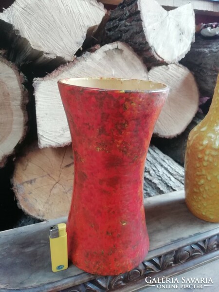 Retro ceramic vase in perfect condition 12.