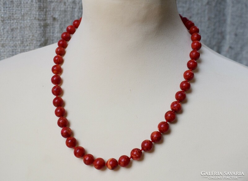Old orange-red sponge coral necklace, length 51 cm