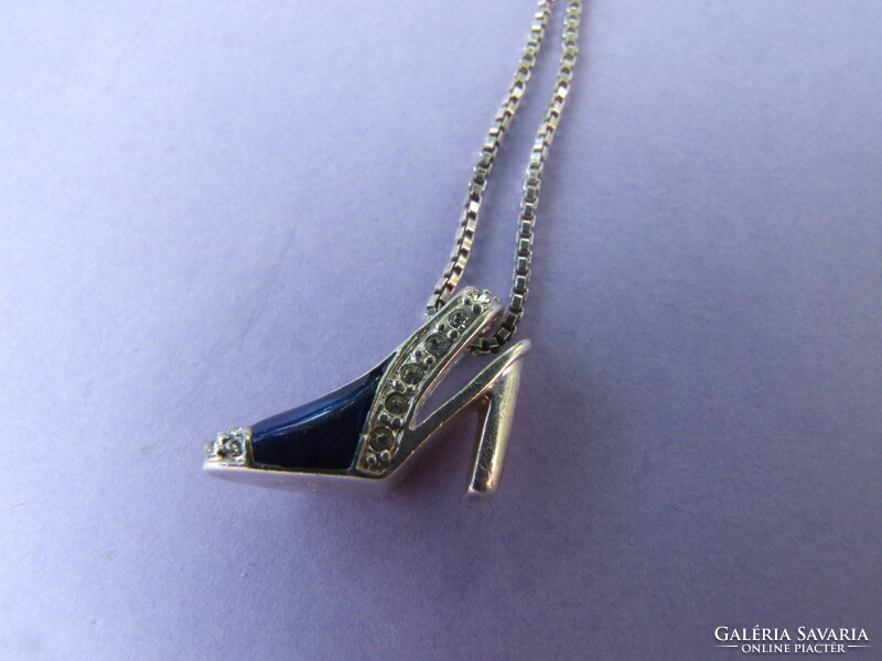 Silver necklace with shoe-shaped pendant (230526)