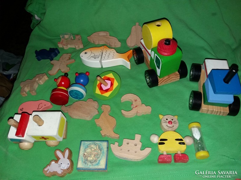 Retro giant wooden toy vehicle of various makes and types, figure in a package together as shown in the pictures 2