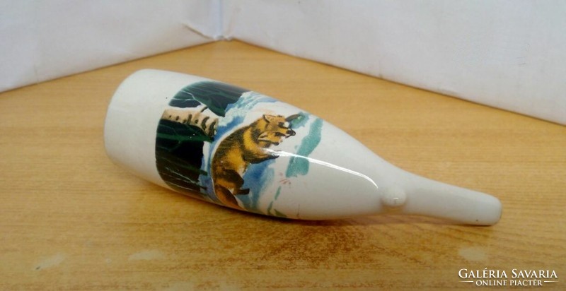 Porcelain pipe head with a fox scene scouting its prey in impeccable condition