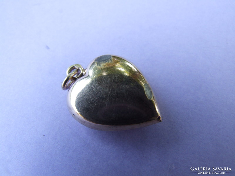 Heart-shaped silver pendant (230526)