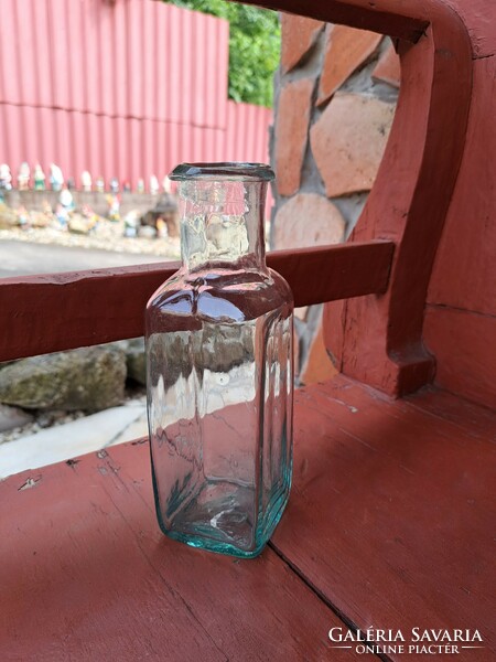 Gyönyörű régi fújt szakított 20 cm magas üveg kiöntő