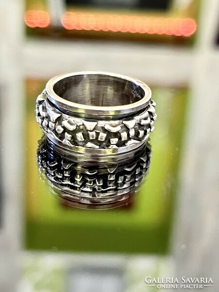 Különleges ezüst gyűrű, forgó középrésszel