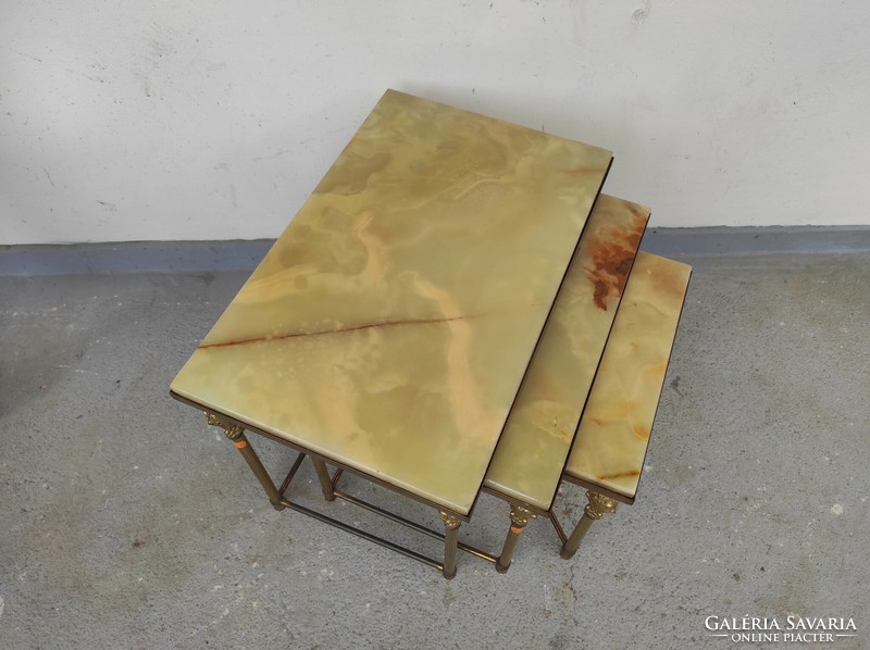 Antik 3 darab patinás réz lábú onix lapos összetolható kis asztal asztalsor 721 7471
