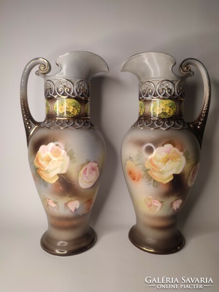 Régi szép formájú majolika váza pár domború díszítéssel