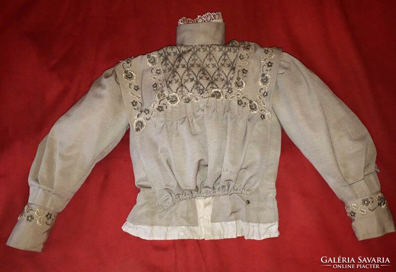 Vintage 1900s women's blouse.