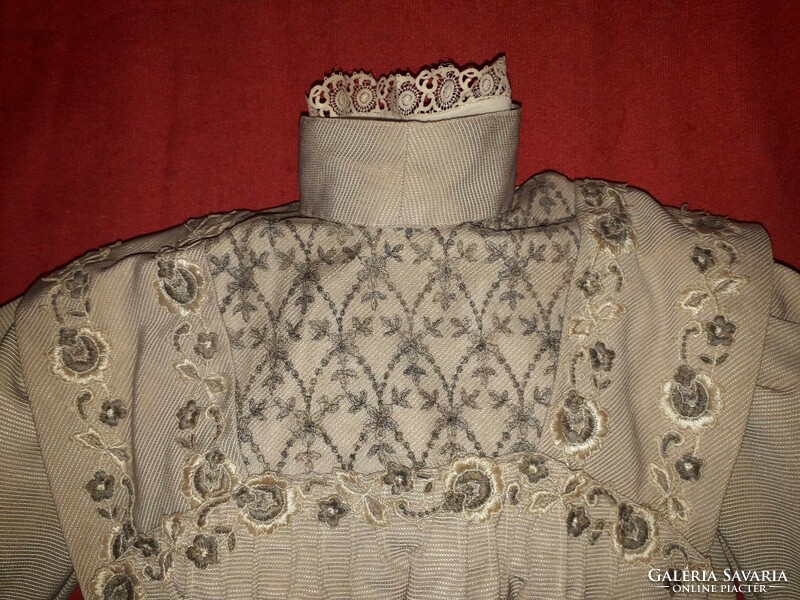 Vintage 1900s women's blouse.