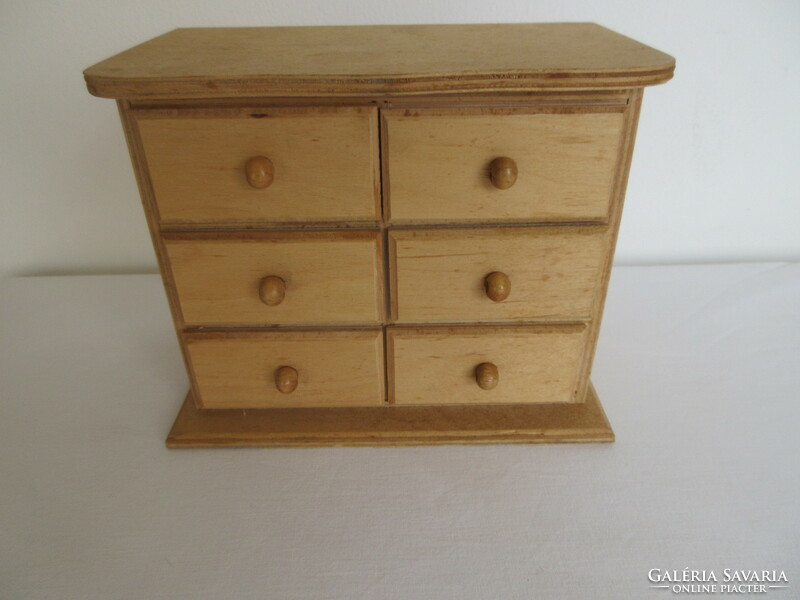Old solid wood, 6-drawer jewelery chest of drawers. Negotiable!.