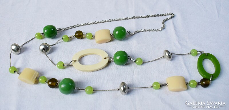 Old necklace retro jewelry 100 cm with green, white plastic and metal beads