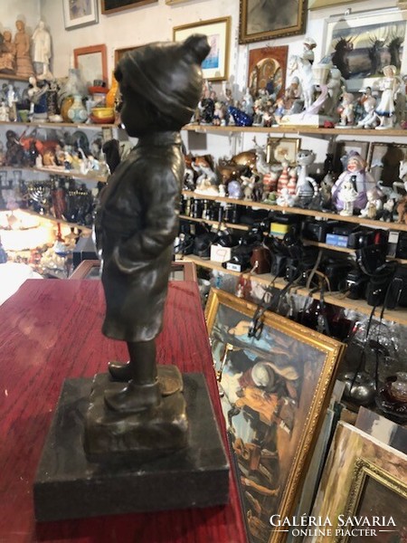 Schmidt Felling bronz szobra, 17 cm-es magasságú, szecessziós