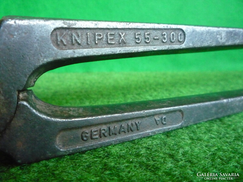 Knipex horseshoe nippers.