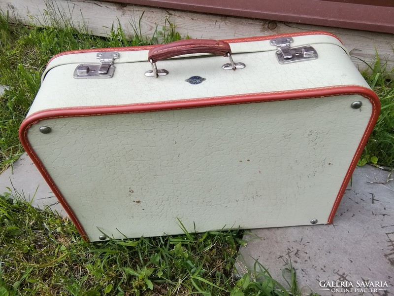 Suitcase retro design